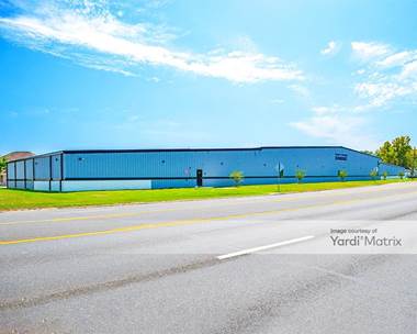 Storage Units for Rent available at 2300 Nederland Avenue, Port Neches, TX 77651