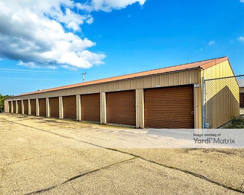 Source URL: https://cdnsc.rentcafe.com/dmslivecafe/3/1838389/1838389-1-4.jpg?width=-1&height=385&quality=80