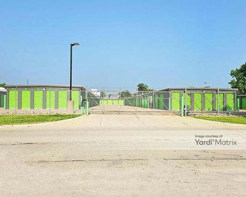 Source URL: https://cdnsc.rentcafe.com/dmslivecafe/3/1846970/1846970-1-4.jpg?width=-1&height=385&quality=80