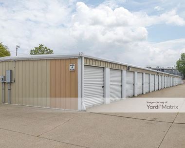 Storage Units for Rent available at 1400 South Green Street, Henderson, KY 42420