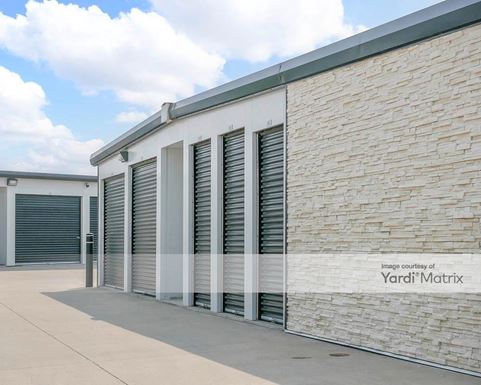 Source URL: https://cdnsc.rentcafe.com/dmslivecafe/3/1847071/1847071-1-5.jpg?width=-1&height=385&quality=80