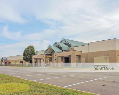 Storage Units for Rent available at 400 Fountain Lakes Blvd, St. Charles, MO 63301