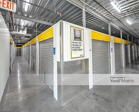 Source URL: https://cdnsc.rentcafe.com/dmslivecafe/3/1852332/1852332-1-5.jpg?width=-1&height=385&quality=80