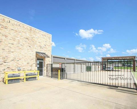 Source URL: https://cdnsc.rentcafe.com/dmslivecafe/3/1852336/1852336-1-3.jpg?width=-1&height=385&quality=80