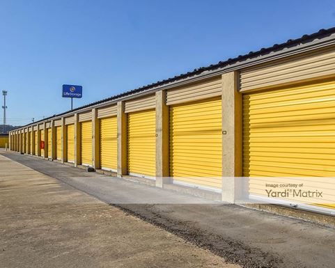 Source URL: https://cdnsc.rentcafe.com/dmslivecafe/3/1857962/1857962-1-3.jpg?width=-1&height=385&quality=80