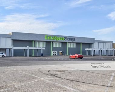 Storage Units for Rent available at 2270 East South Blvd, Montgomery, AL 36116