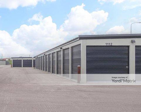 Source URL: https://cdnsc.rentcafe.com/dmslivecafe/3/1858104/1858104-1-5.jpg?width=-1&height=385&quality=80