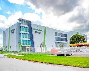 Storage Units for Rent available at 860 SW 143rd Avenue, Miami, FL 33184