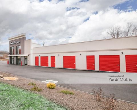 Source URL: https://cdnsc.rentcafe.com/dmslivecafe/3/1882811/1882811-1-5.jpg?width=-1&height=385&quality=80