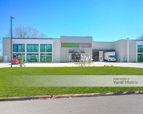 Source URL: https://cdnsc.rentcafe.com/dmslivecafe/3/1882815/1882815-1-4.jpg?width=-1&height=385&quality=80