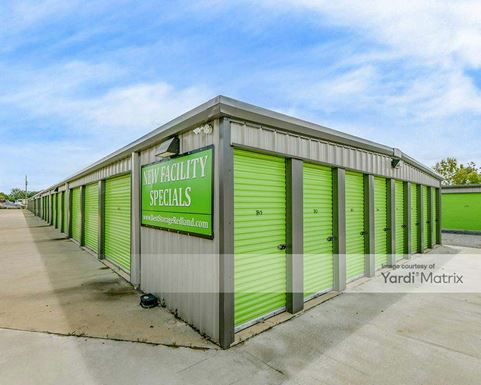 Source URL: https://cdnsc.rentcafe.com/dmslivecafe/3/1882858/1882858-1-6.jpg?width=-1&height=385&quality=80