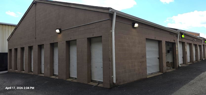 Source URL: https://cdnsc.rentcafe.com/dmslivecafe/3/1902301/drive_up_storage_units_fairfax_storage_va(20260508063309157).JPG?width=-1&height=385&quality=80