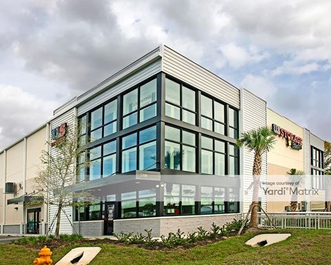 Source URL: https://cdnsc.rentcafe.com/dmslivecafe/3/1905887/1905887-1-5.jpg?width=-1&height=385&quality=80