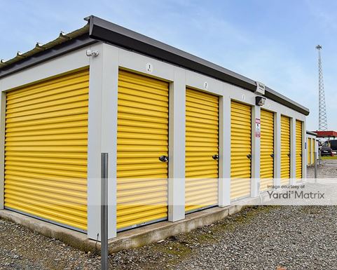 Source URL: https://cdnsc.rentcafe.com/dmslivecafe/3/1905905/1905905-1-5.jpg?width=-1&height=385&quality=80