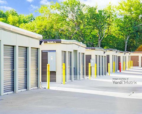 Source URL: https://cdnsc.rentcafe.com/dmslivecafe/3/1905925/1905925-1-3.jpg?width=-1&height=385&quality=80