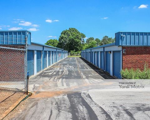 Source URL: https://cdnsc.rentcafe.com/dmslivecafe/3/1989596/1989596-1-2.jpg?width=-1&height=385&quality=80