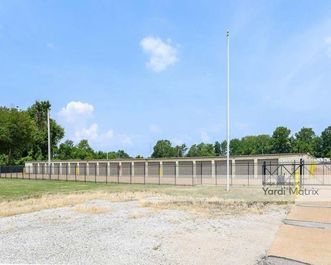 Source URL: https://cdnsc.rentcafe.com/dmslivecafe/3/2017407/2017407-1-3.jpg?width=-1&height=385&quality=80