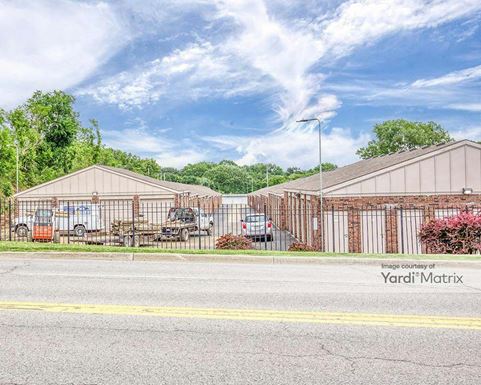 Source URL: https://cdnsc.rentcafe.com/dmslivecafe/3/2017447/2017447-1-4.jpg?width=-1&height=385&quality=80