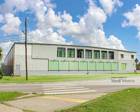 Source URL: https://cdnsc.rentcafe.com/dmslivecafe/3/2017669/2017669-1-3.jpg?width=-1&height=385&quality=80