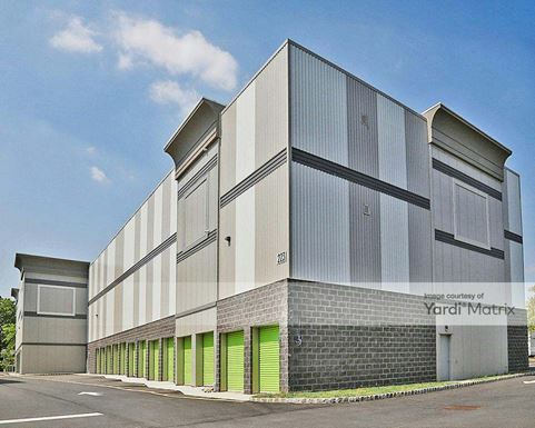 Source URL: https://cdnsc.rentcafe.com/dmslivecafe/3/2105753/2105753-1-2.jpg?width=-1&height=385&quality=80