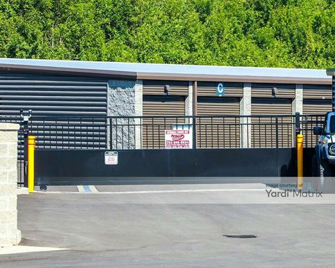 Source URL: https://cdnsc.rentcafe.com/dmslivecafe/3/2105784/2105784-1-2.jpg?width=-1&height=385&quality=80