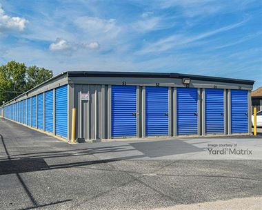 Storage Units for Rent available at 2800 6th Street, Springfield, IL 62703