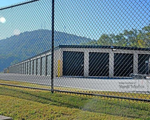 Source URL: https://cdnsc.rentcafe.com/dmslivecafe/3/2168912/2168912-1-4.jpg?width=-1&height=385&quality=80