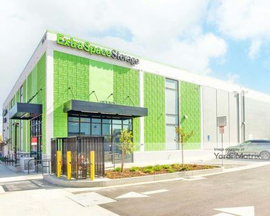 Storage Units for Rent available at 18618 Oxnard Street, Tarzana, CA 91356